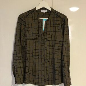 Calvin Klein Women's Geometric Pattern Shirt - Olive and Black